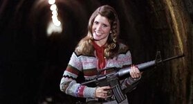 the-blues-brothers-carrie-fisher-gun.jpg