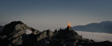 1200px-The_Lord_of_the_Rings_-_The_Return_of_the_King_-_The_Lighting_of_the_Beacons-2149135628.png