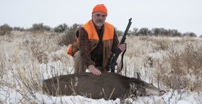 160-Grain-Hornady-FTX_-30-30-Mule-Deer-Hunt_-Guy-Posing-with-the-Kill-2500-768x398.jpg