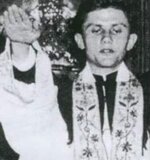pope-benedict-nazi-salute1+sanfranciscosentinel+com.jpg