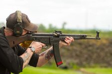GUNS4273-M.jpg