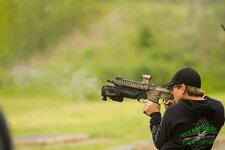 GUNS4648-M.jpg