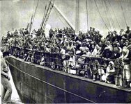 Transport+of+Polish+refugees+from+USSR+arrive+at+Persian+port+1941.jpg