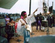 Jimi-Hendrix-Woodstock-1969.jpg