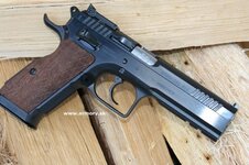 pistol-tanfoglio-stock-iii-(3)-kratka-zbran-pistol.jpg
