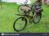 old-military-bike-used-in-the-first-and-second-world-war-ENJE92.jpg