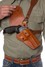 leather-chest-holster-guides-choice-leather-chest-holster-7_grande.jpg