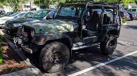 Jeep with Top No Sides No Doors.jpg