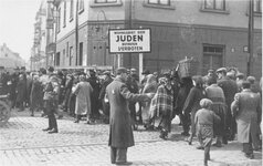 Jewish-police-in-Lodz-ghetto.jpg