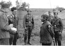 Interrogation_sovjet_partisan_1942.jpg