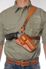 leather-chest-holster-guides-choice-leather-chest-holster-1.jpg