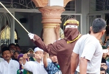 Aceh-caning-2014.png