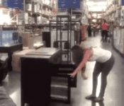 Not-see-06_02_22-GIF-01-flip_flop-Mom.gif