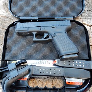 Glock 19 a.JPG