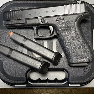 Glock.jpeg