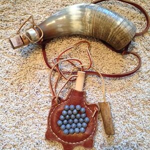 Powder horn balls.JPG