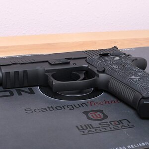 A96Y5221.jpg