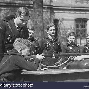 weapons-training-of-the-hitler-youth-CPMW41.jpg