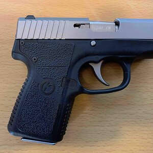 Kahr380-right.jpg