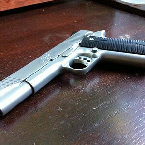 Kimber 1911 01.jpg