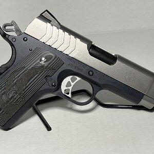RugerGrips RightSide.jpeg