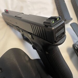 Glock 17 9mm 6.jpg