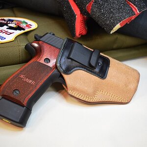 sigsauerp226withinsideholster001 (2022_05_14 10_59_25 UTC).jpg