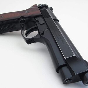 Beretta92right2_zps54bb7378.jpg