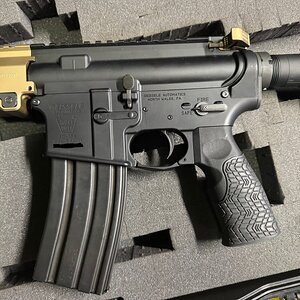 Geissele-14.5-URG-i-AR-15-Rifle-05.jpg