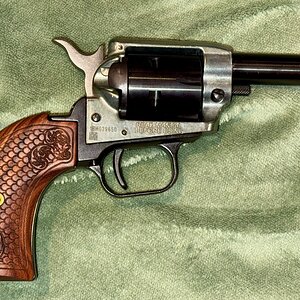 6-shooter_right.jpg