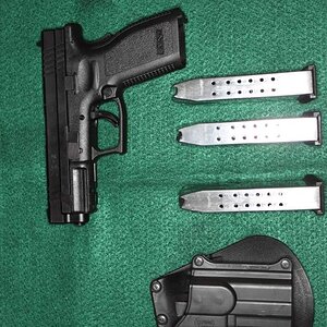 PistolMagsHolster.jpg