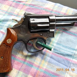 guns001.jpg